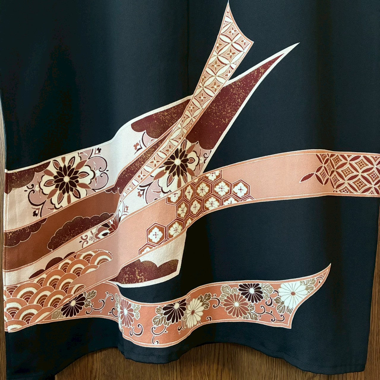 Remade Kuro-Tomesode Gown Coat with Traditional Japanese Patterns – One-of-a-Kind