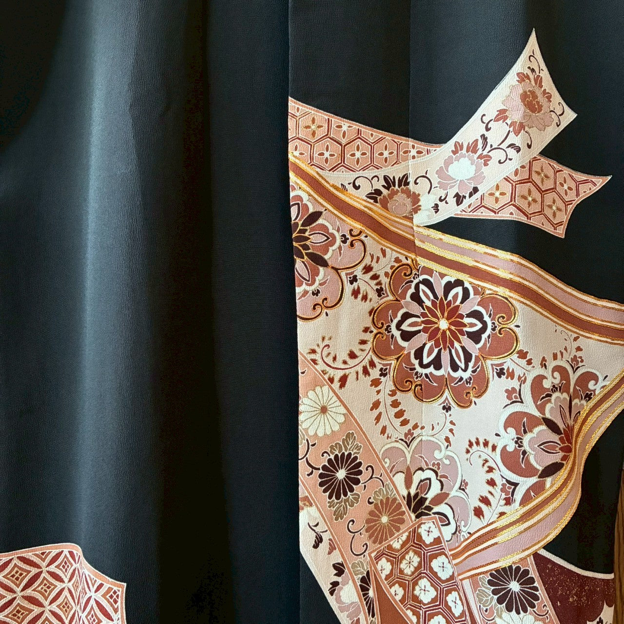 Remade Kuro-Tomesode Gown Coat with Traditional Japanese Patterns – One-of-a-Kind