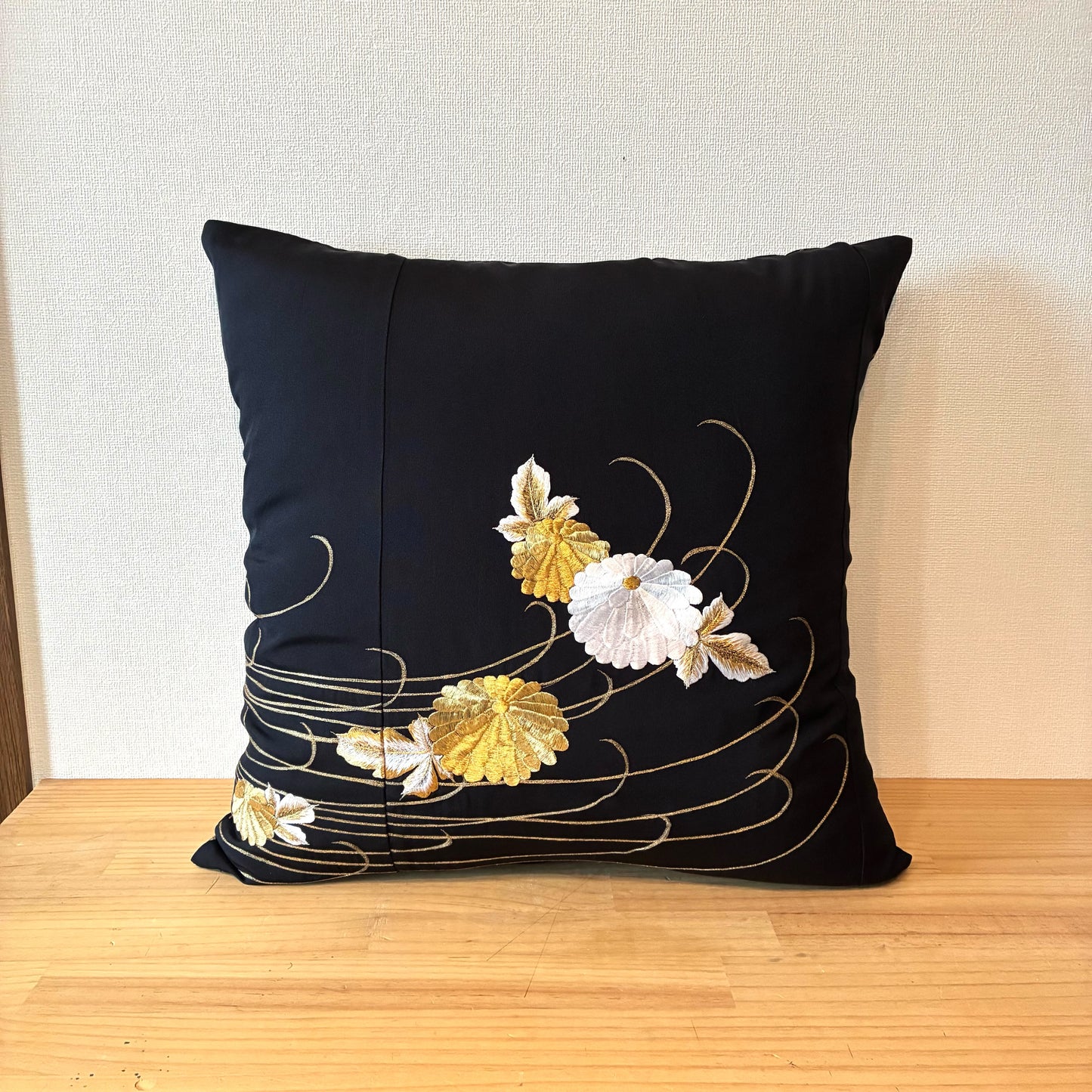 zivun Remade Kurotomesode Cushion Cover | Phoenix Embroidery Japanese Pattern Luxury Interior One-of-a-Kind 50x50cm【OLD FLIP】