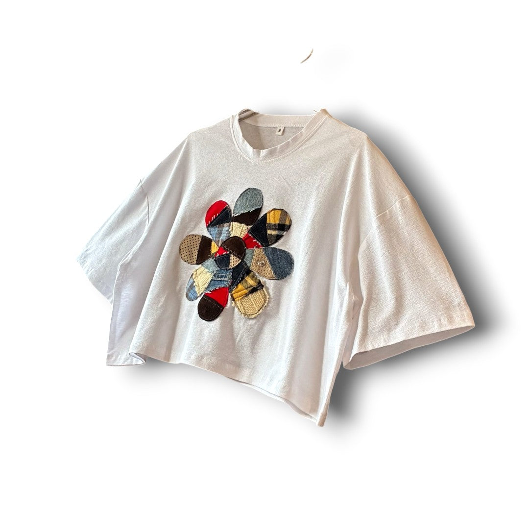 zivun Reconstructed Flower Patchwork Cropped T-Shirt | One-of-a-Kind White Tee | OLD FLIP