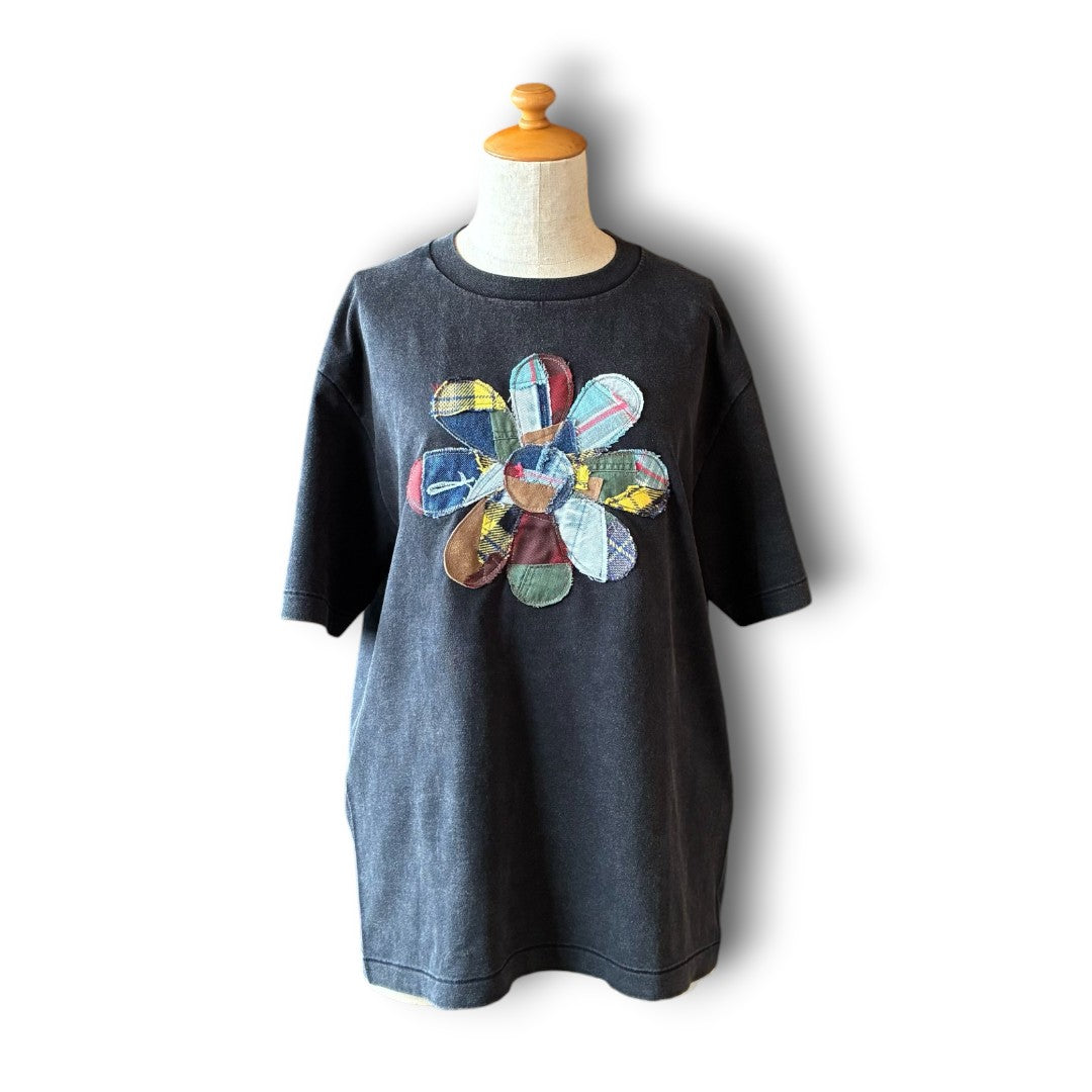 zivun Reconstructed Flower Patchwork Fade T-Shirt | One-of-a-Kind Black Tee | OLD FLIP