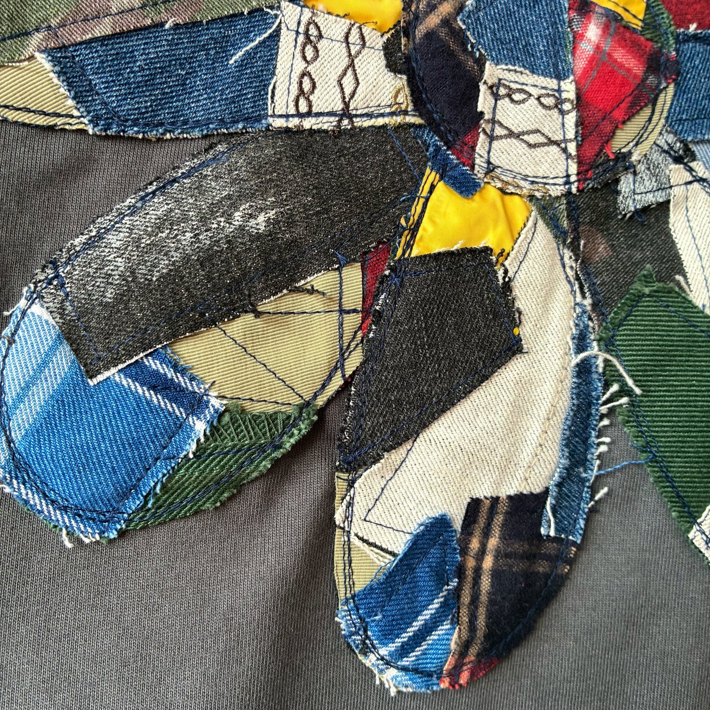 zivun Reconstructed Flower Patchwork T-Shirt | One-of-a-Kind Drawcord Tee Gray | OLD FLIP