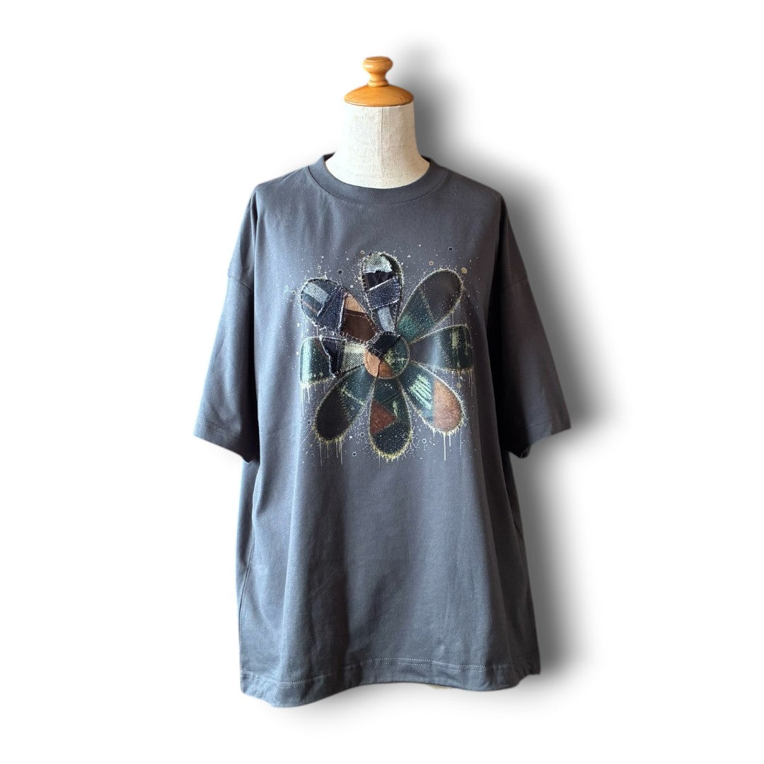 zivun Reconstructed Flower Art T-Shirt | One-of-a-Kind Upcycled Drawcord Tee Gray | OLD FLIP