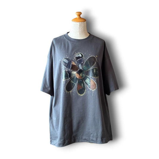 zivun Reconstructed Flower Art T-Shirt | One-of-a-Kind Upcycled Drawcord Tee Gray | OLD FLIP