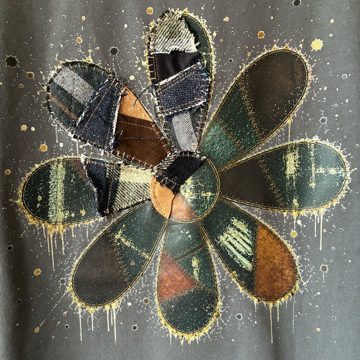 zivun Reconstructed Flower Art T-Shirt | One-of-a-Kind Upcycled Drawcord Tee Gray | OLD FLIP