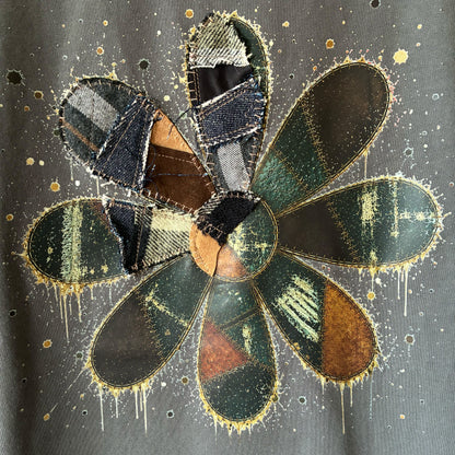 zivun Reconstructed Flower Art T-Shirt | One-of-a-Kind Upcycled Drawcord Tee Gray | OLD FLIP