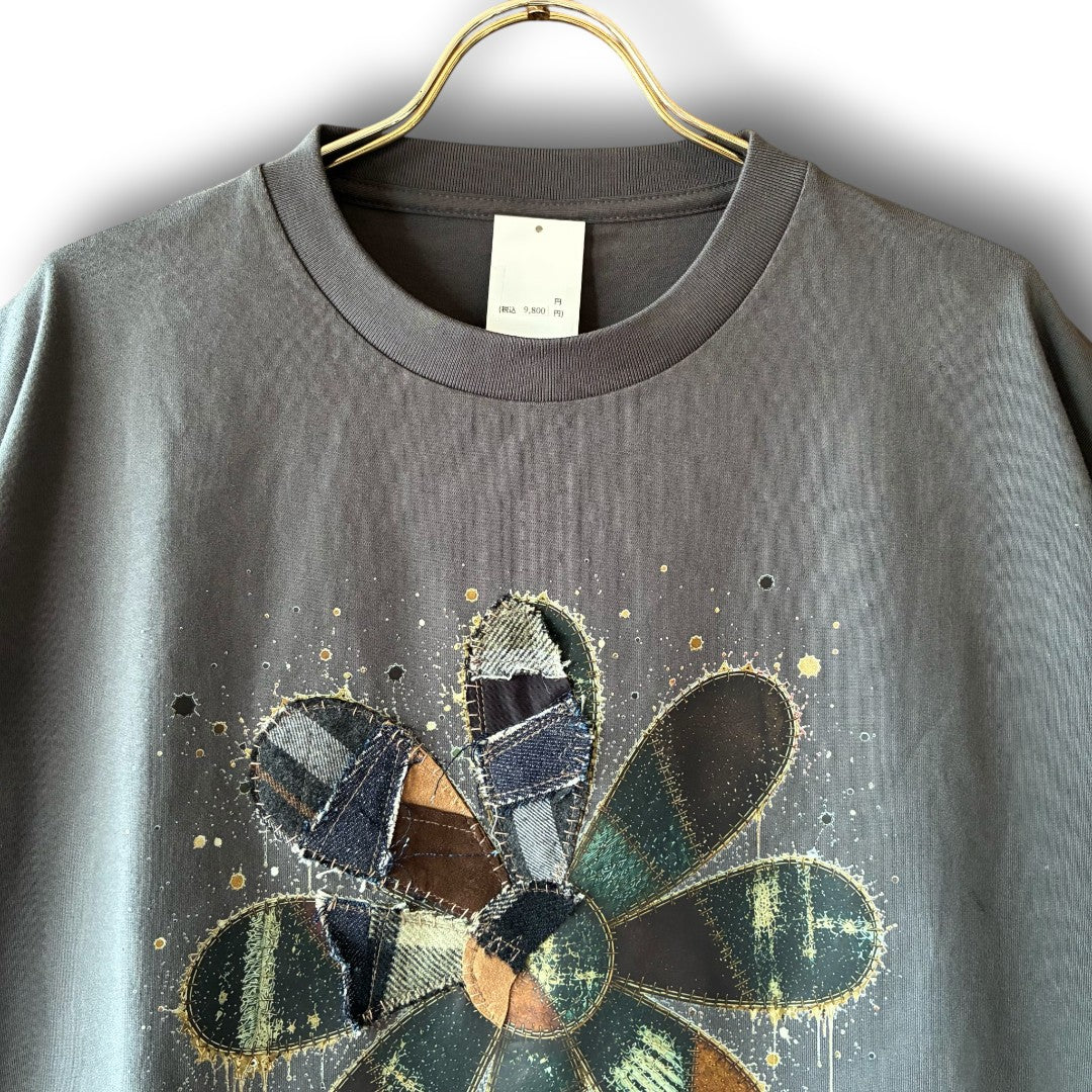 zivun Reconstructed Flower Art T-Shirt | One-of-a-Kind Upcycled Drawcord Tee Gray | OLD FLIP