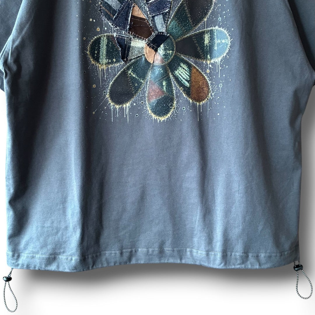 zivun Reconstructed Flower Art T-Shirt | One-of-a-Kind Upcycled Drawcord Tee Gray | OLD FLIP