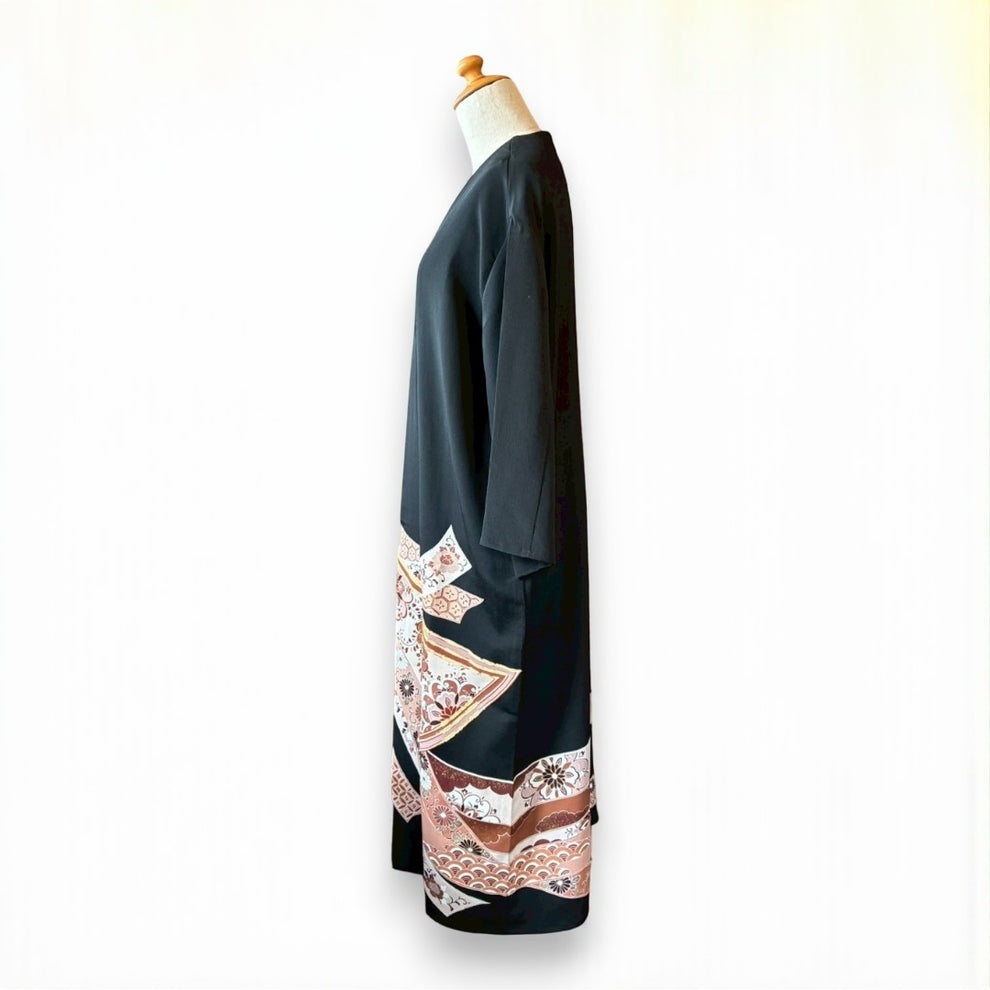 Remade Kuro-Tomesode Gown Coat with Traditional Japanese Patterns – On ...